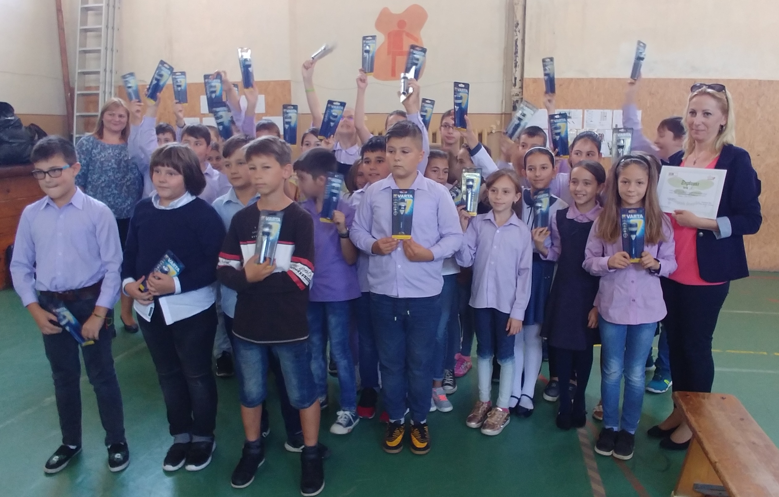 Elevi din 4 unitati de invatamant ale judetului, premiati la „Olimpiada Deseurilor”