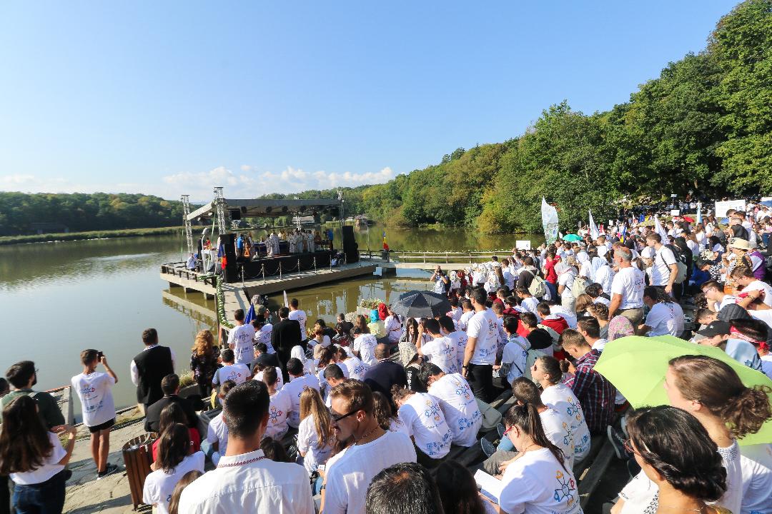 Tineri din toate colțurile lumii se roagă împreună la Sibiu