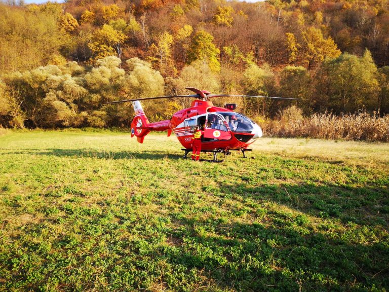 Turistă din Ungaria, accidentată în Munții Făgăraș. Elicopterul SMURD, alertat