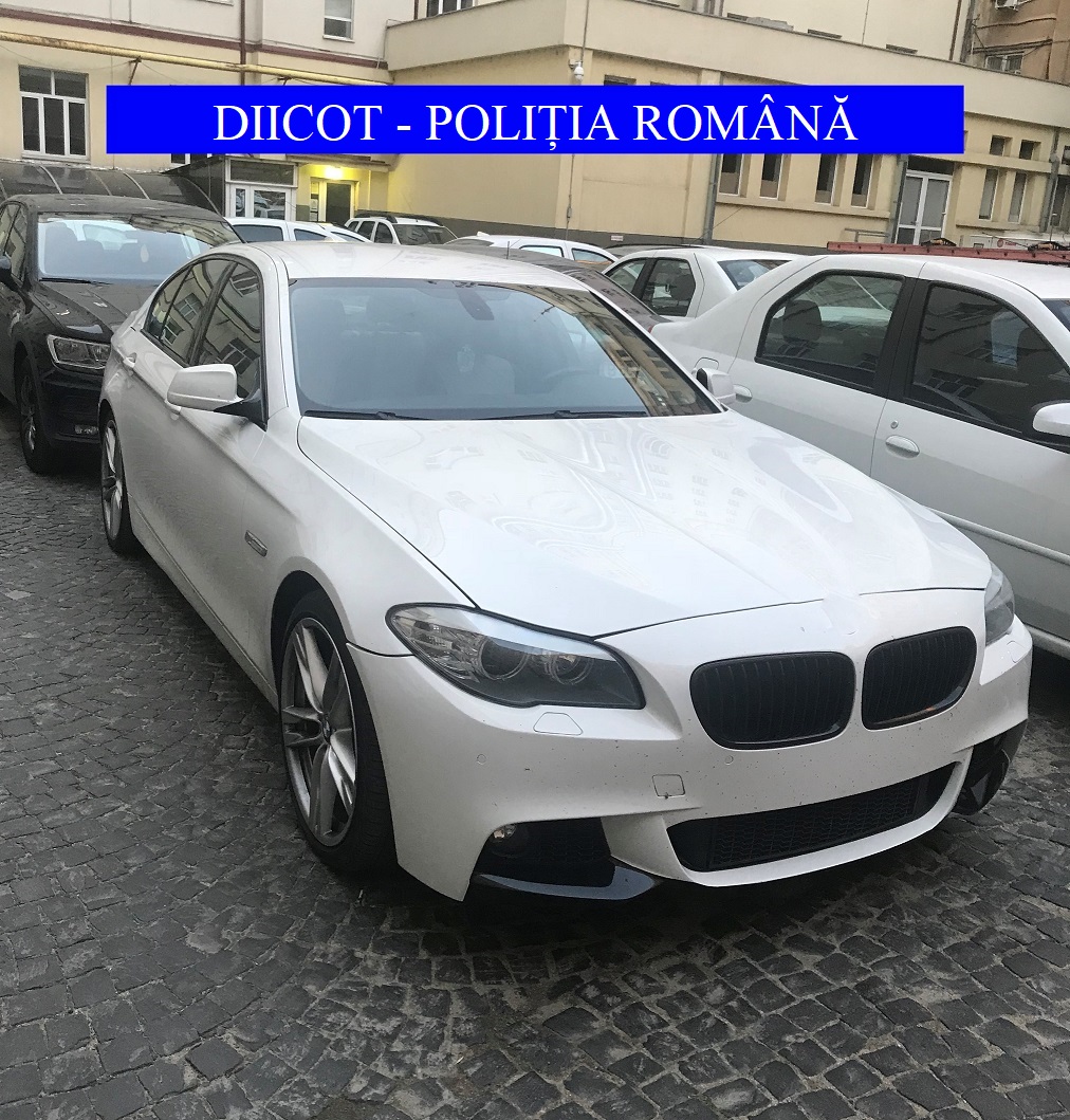 VIDEO. Peste un kilogram de cocaină, găsit în portbagajul unei mașini, pe A1