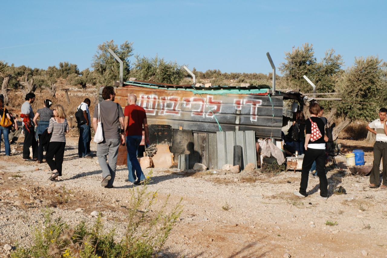 Curating in Dark times – întâlnire cu Galit Eilat la Biblioteca Județeană ASTRA Sibiu