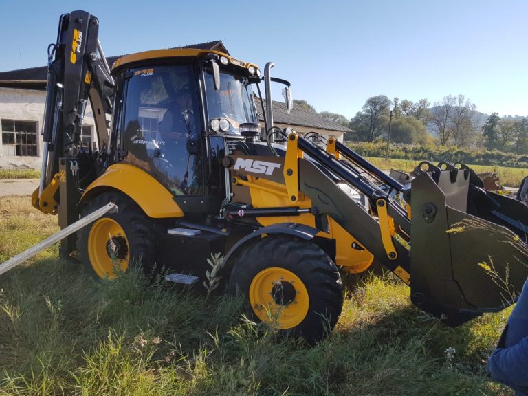 Primăria Tîrnava a achiziționat un buldoexcavator