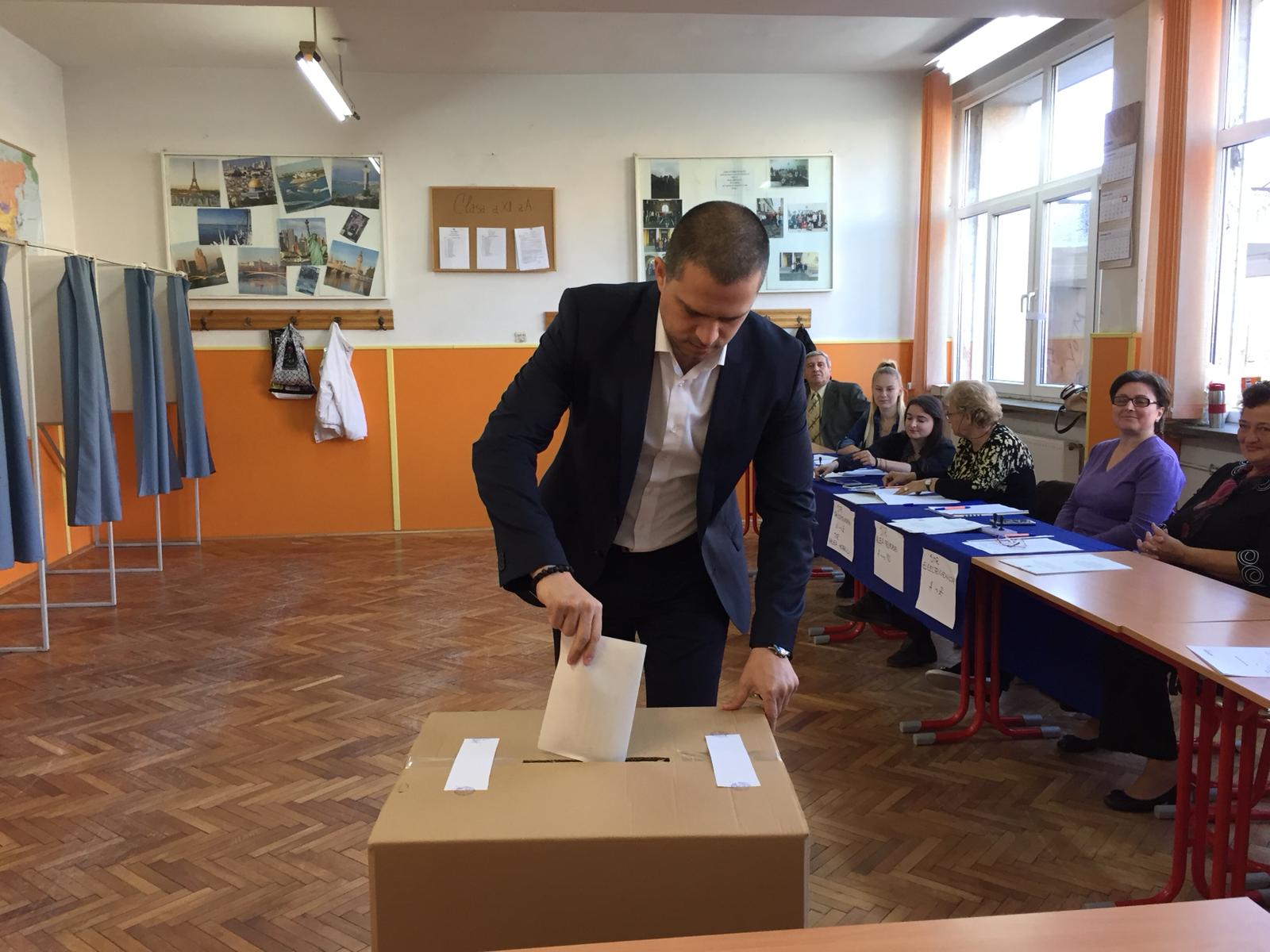Bogdan Trif: „Am votat pentru familia dintre un barbat si o femeie”