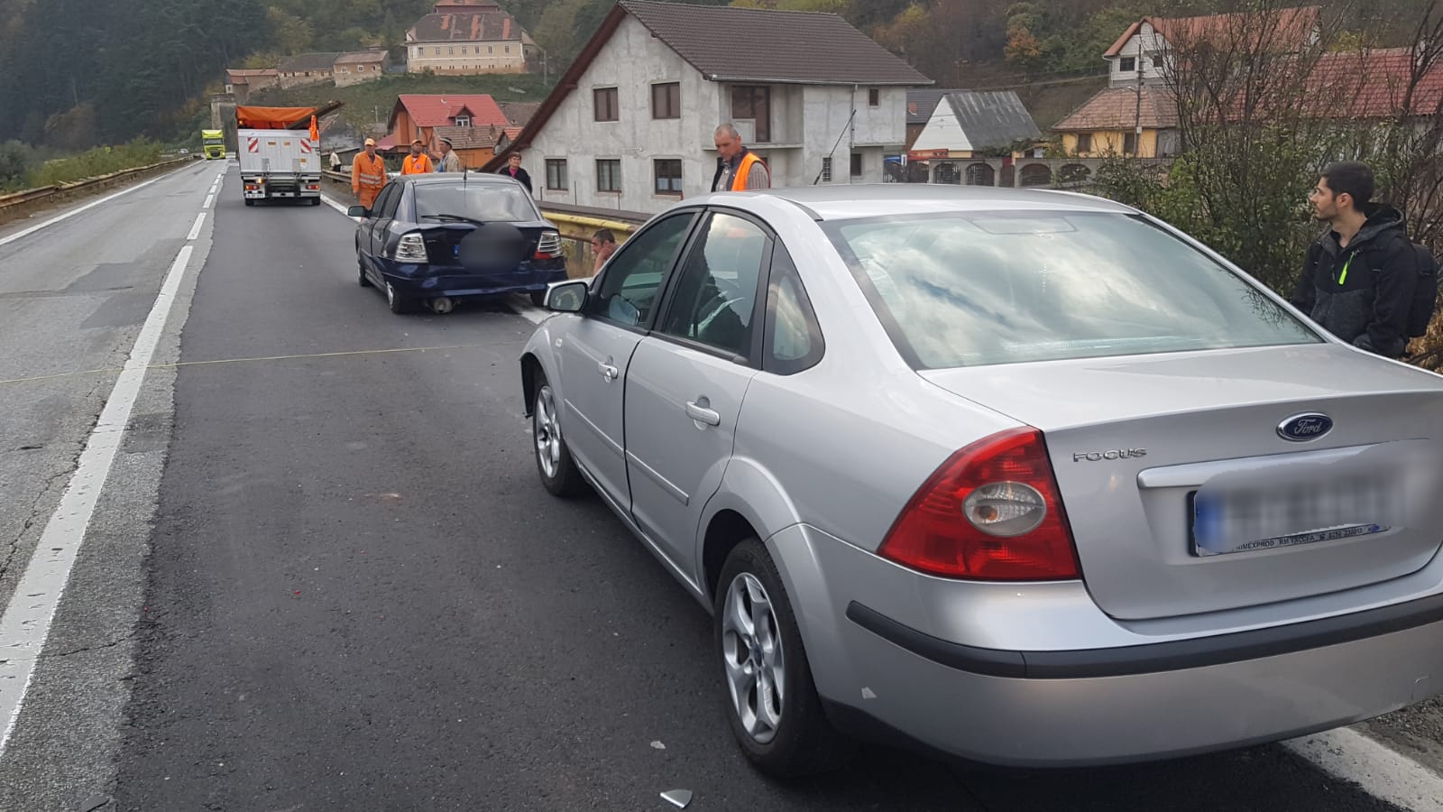 FOTO: Accident pe Valea Oltului, o tânără este rănită