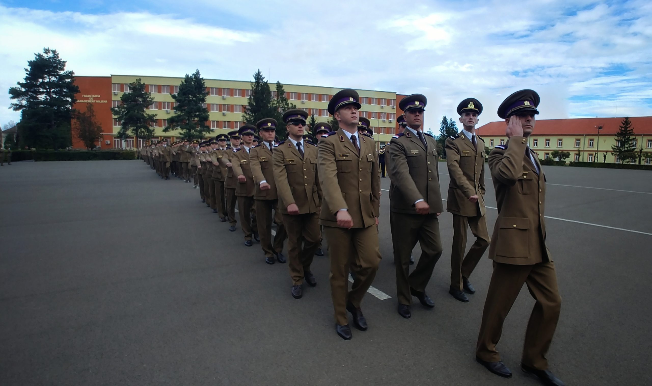 Peste 360 de ”boboci” la AFT Sibiu
