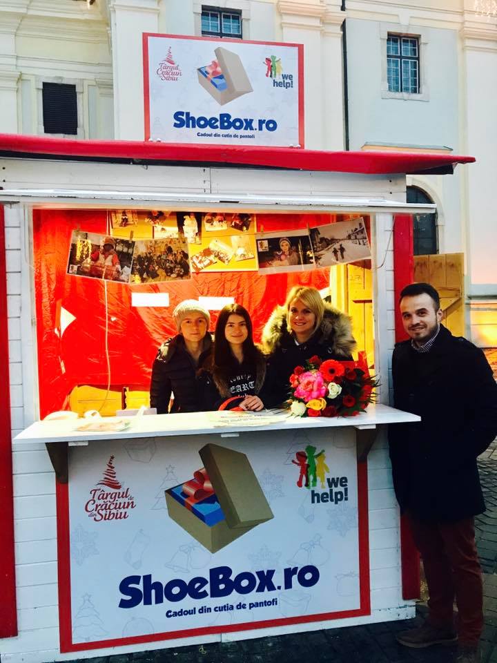 Asociația „We Help” caută voluntari care să adune cadouri pentru copiii defavorizați