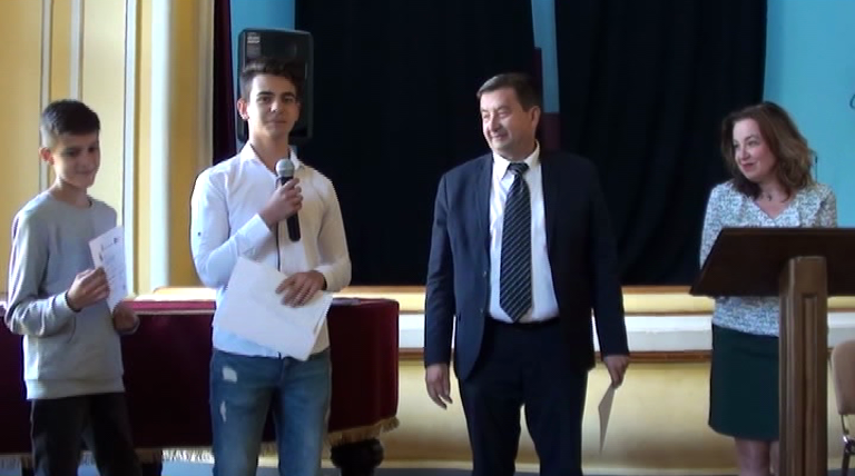 Elevii sibieni, premiati pentru rezultatele obtinute la concursuri si olimpiade nationale