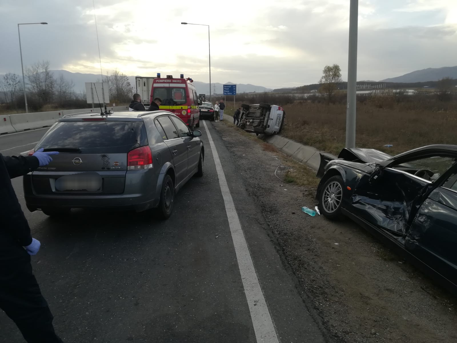 FOTO – 2 răniți într-un accident rutier produs pe DN 1, în zona Mohu
