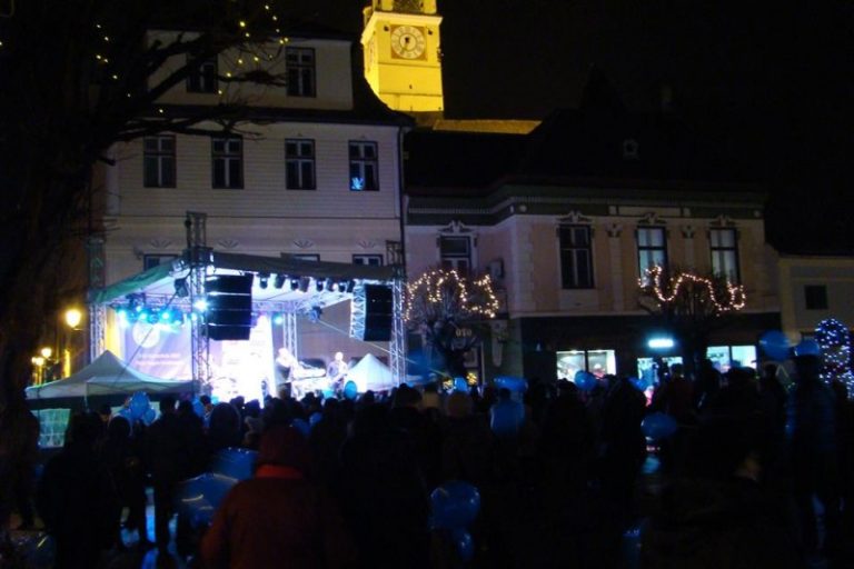 Concerte Ștefan Bănică Junior, Elena Gheorghe și Tudor Turcu în deschiderea Târgului de Crăciun de la Mediaș