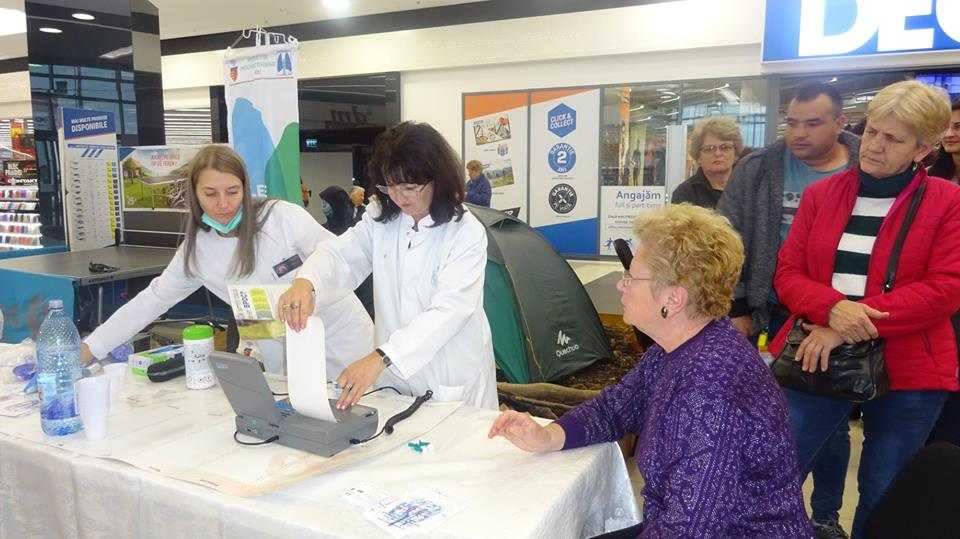 FOTO – Sute de sibieni au făcut spirometrii gratuite