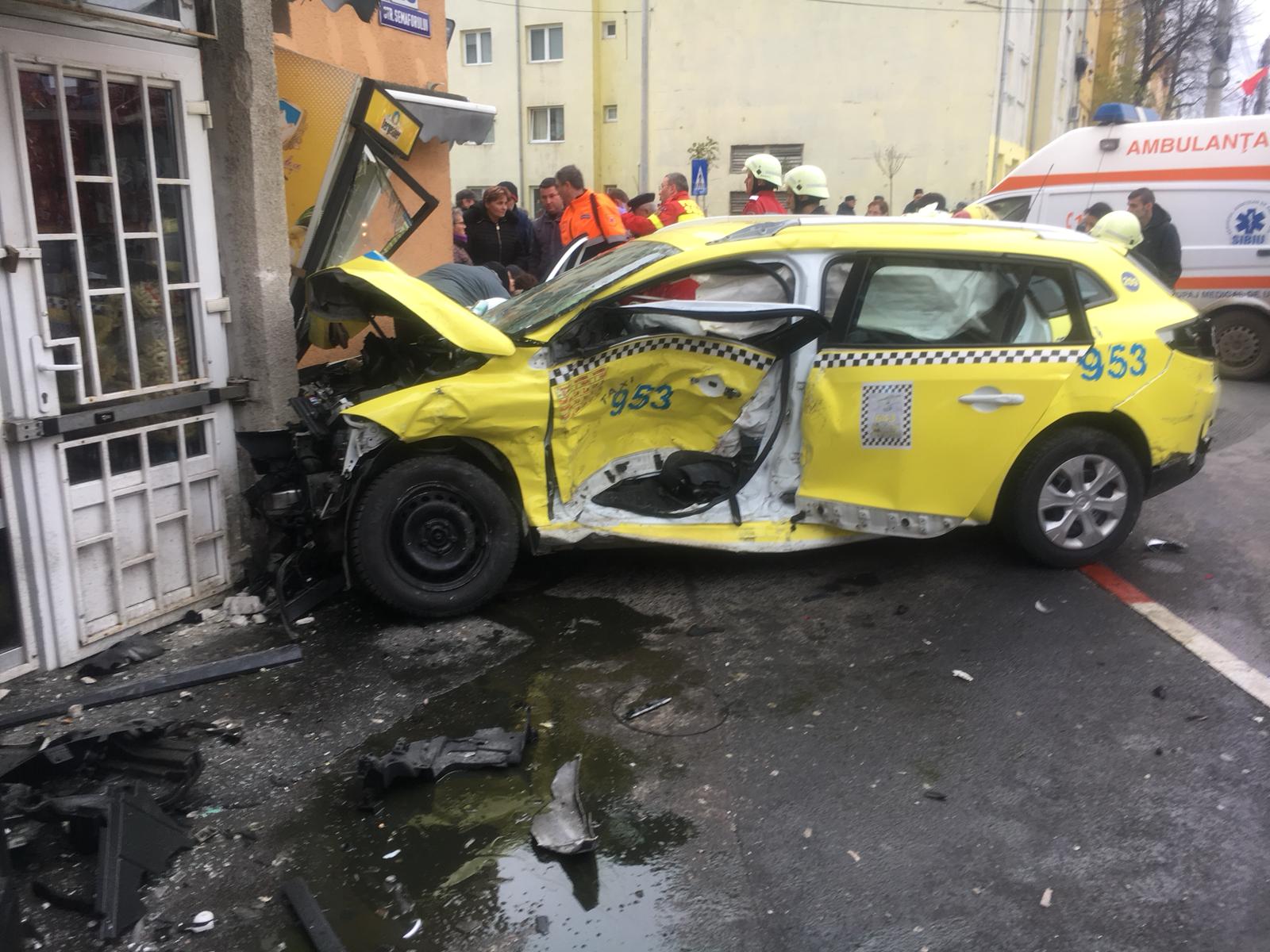 Accident grav strada Semaforului, un taxi a fost implicat