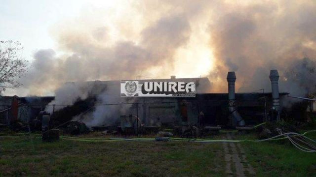 Forțele ISU Sibiu, solicitate la incendiul de la fabrica de armament din Cugir