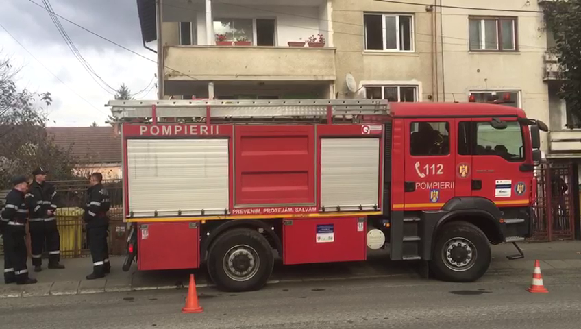 VIDEO: Panică la o grădiniță din Sibiu, un incendiu a izbucnit la subsolul clădirii
