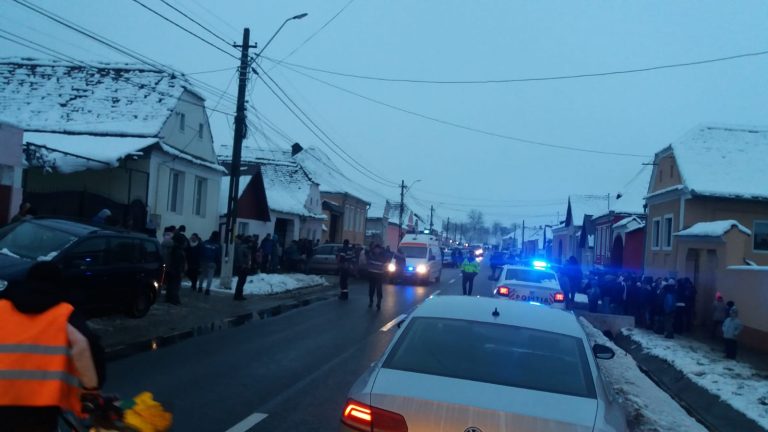 FOTO – O copilă de 9 ani a murit într-un grav accident rutier