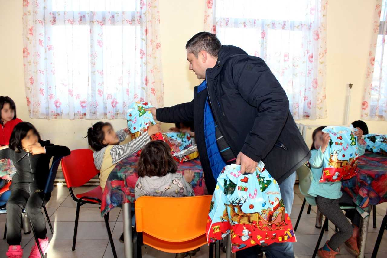 FOTO – Cadouri de la Apă Canal Sibiu pentru copiii de la Centrul de Plasament Orlat