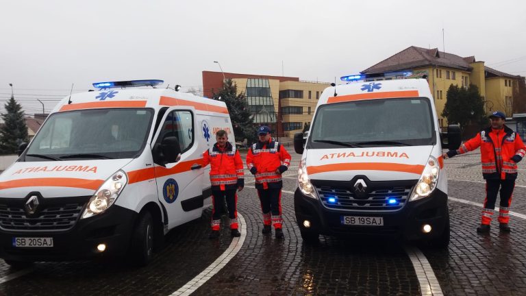 Două ambulanțe noi au ajuns la Serviciul de Ambulanță Mediaș