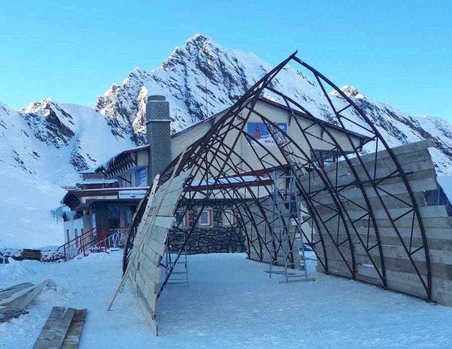 Hotelul de gheață de la Bâlea Lac, amânat din cauza căldurii