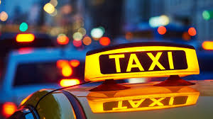 Scandal din cauza unui taxi ocupat de doi tineri