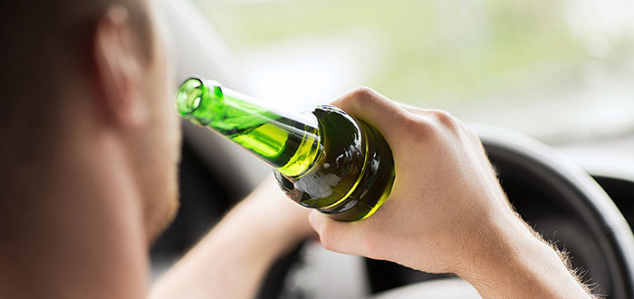 Băut bine, un șofer a intrat pe contrasens și a acroșat în TIR pe Hula Bradului