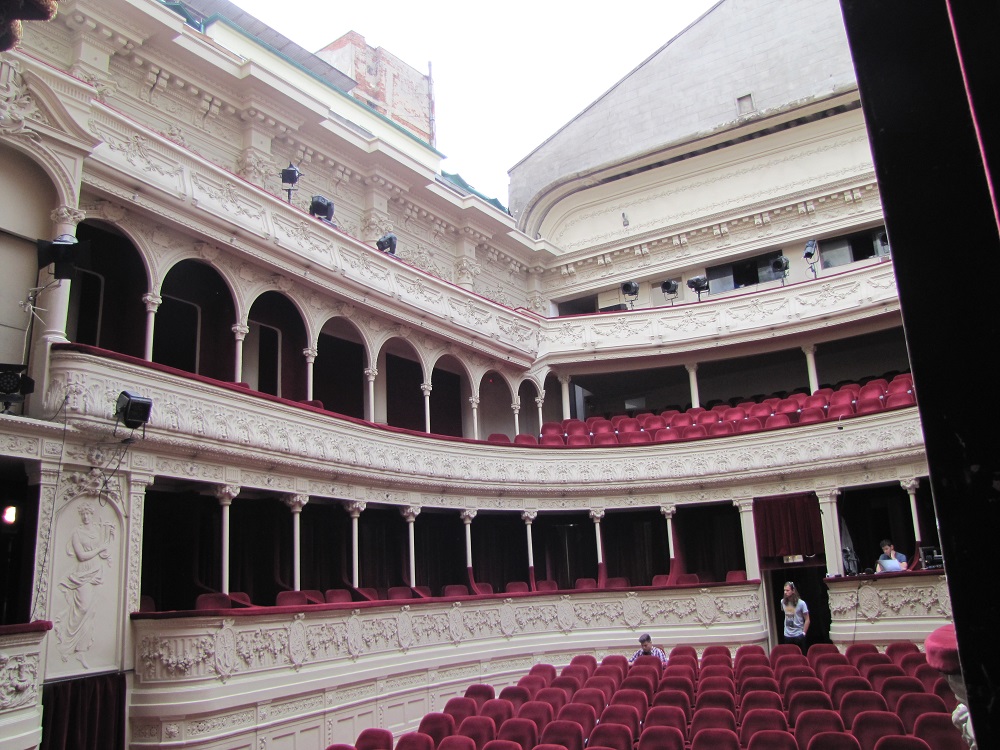 Ai un profesor sau un antrenor care ti-a influentat destinul? Poti sa il nominalizezi la Premiul Mentor pentru excelență în educație!