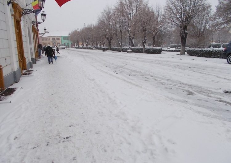 Zăpada poate aduce amenzi de 1.500 de lei