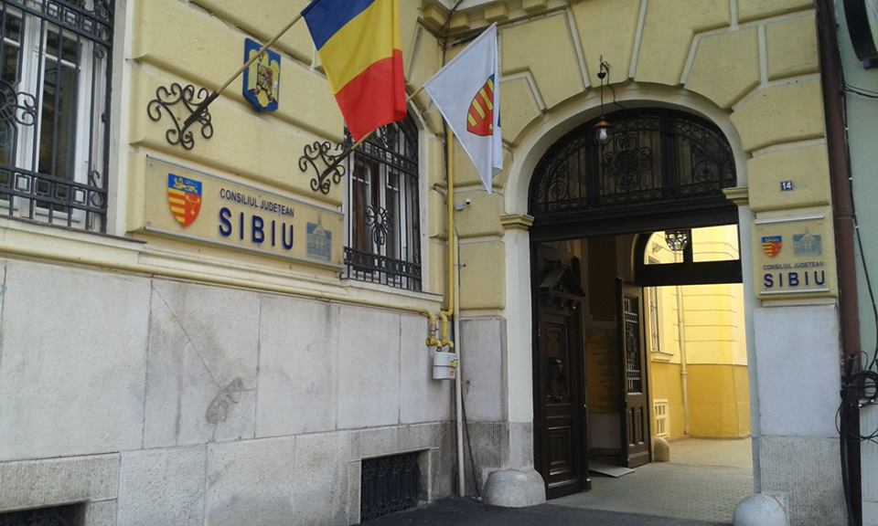 Consiliul Județean Sibiu va plăti angajații din excedentul bugetar al anului trecut, în lipsa bugetului