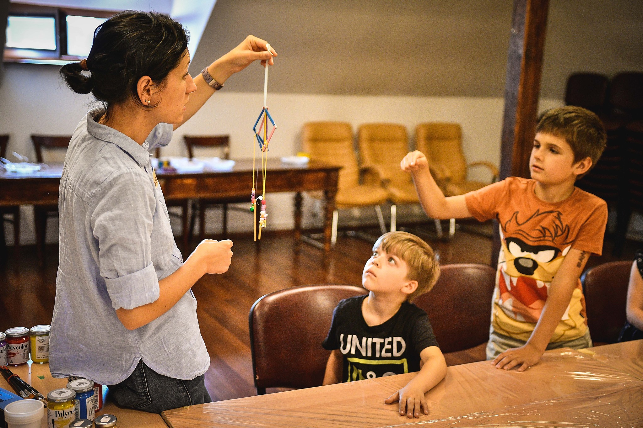 Copiii, invitați să se joace la Teatrul „Gong”