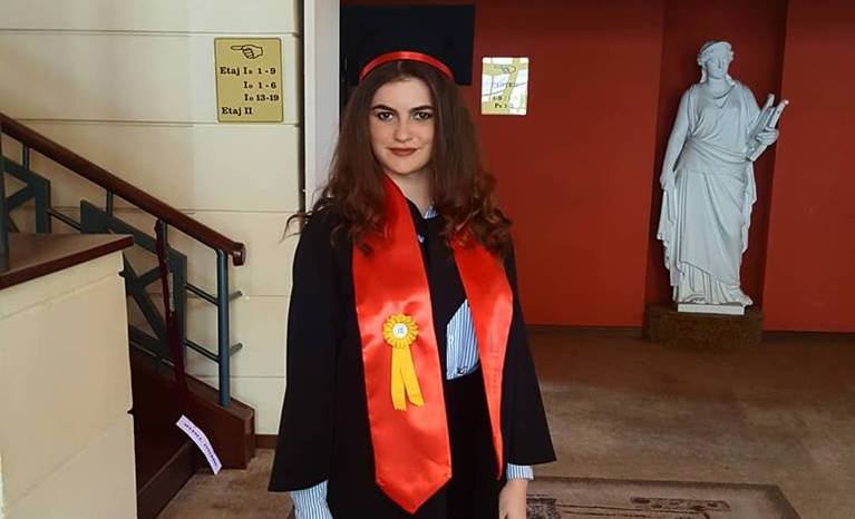 FOTO: Povestea tragică a unei tinere de 24 de ani! Părea o banală răceală dar a ajuns în moarte cerebrală