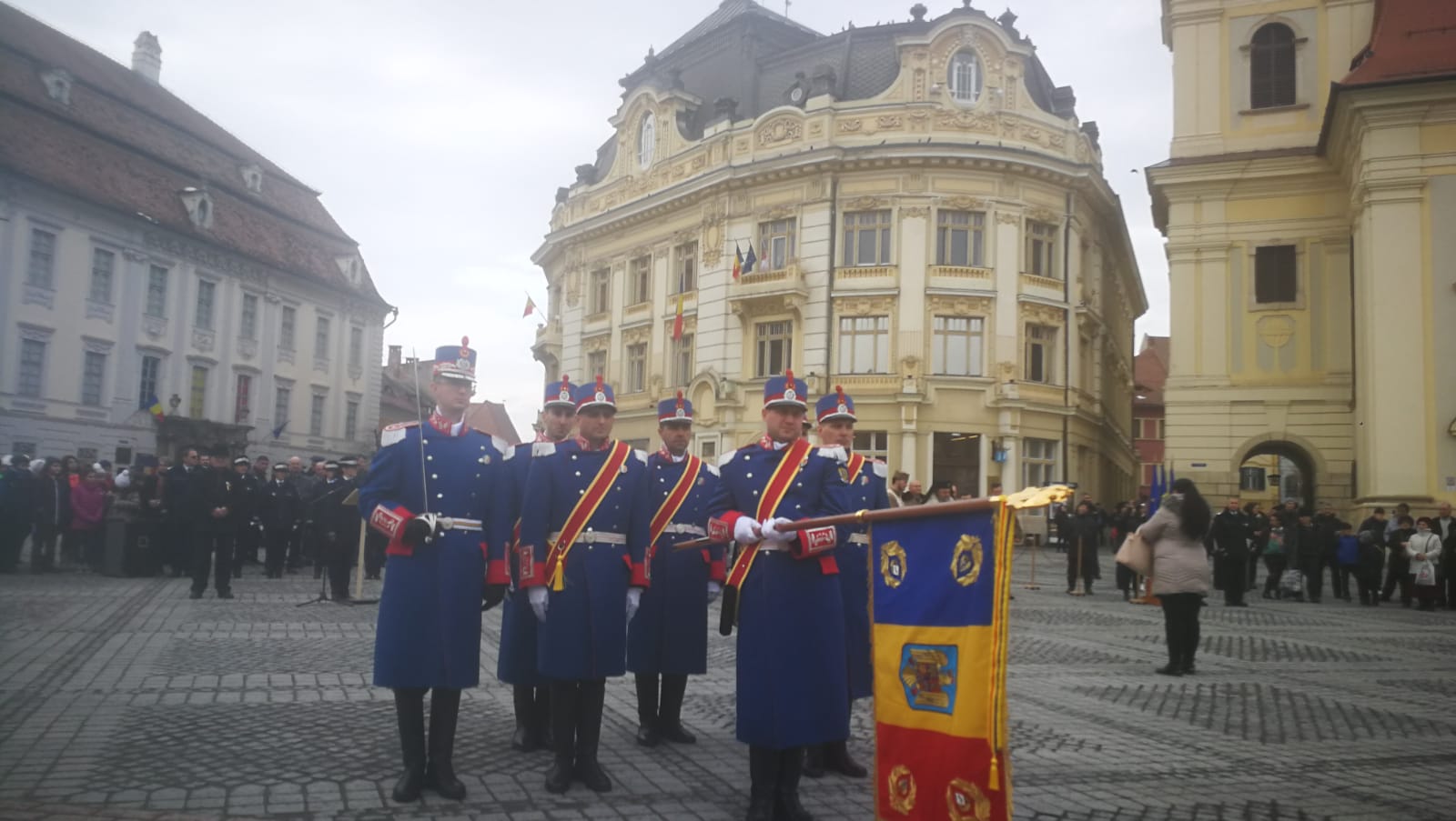 Moment istoric la Sibiu: jandarmii sibieni au primit Drapelul de Luptă