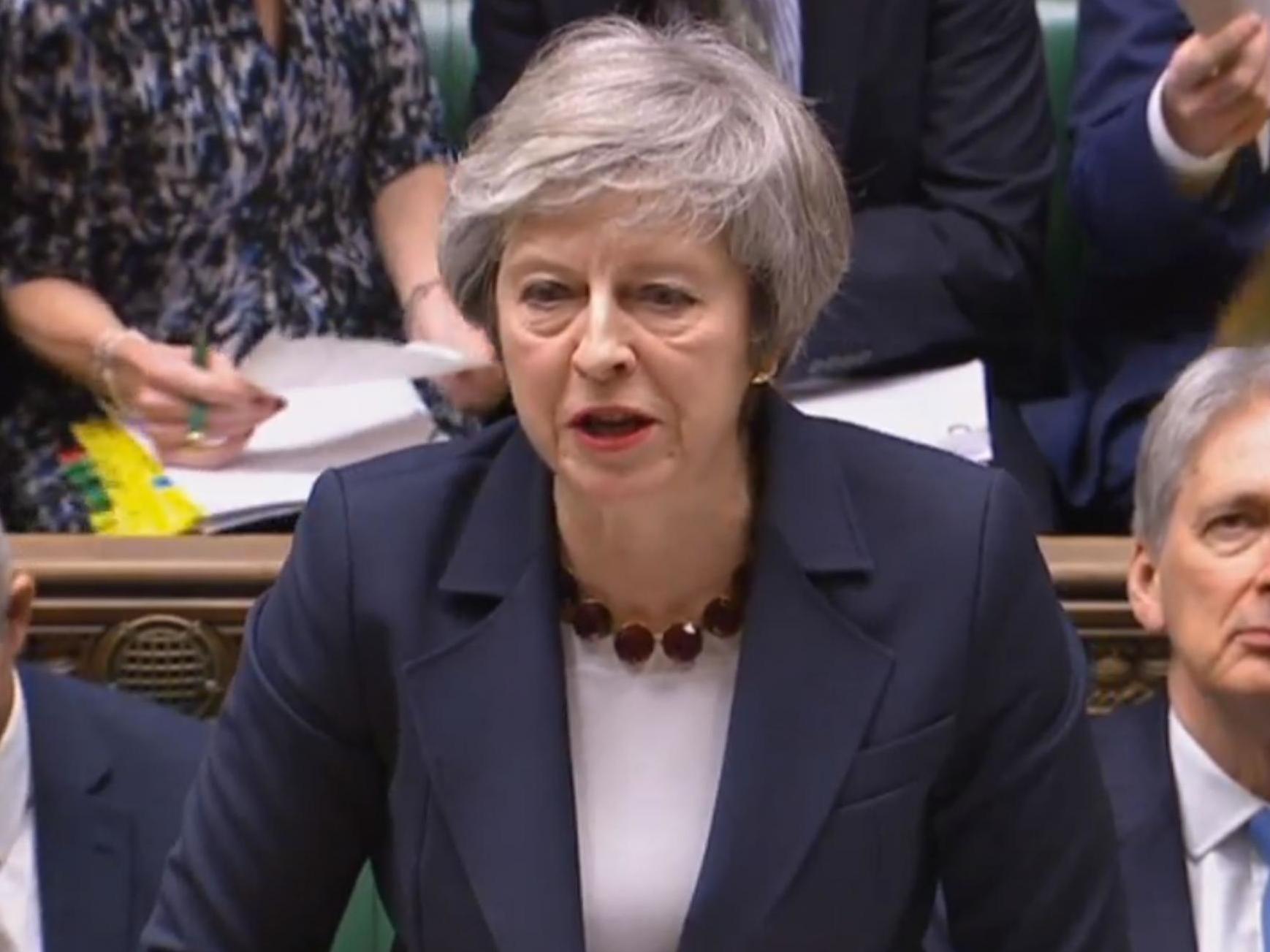 Moțiunea de cenzură contra guvernului britanic a picat.Theresa May rămâne în funcție