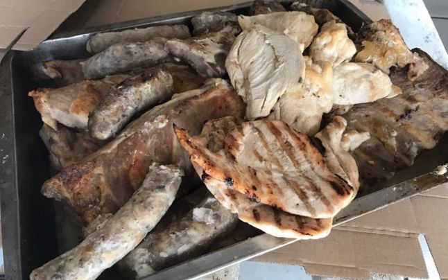 ANPC: Evitaţi cumpărarea de carne din portbagajele maşinilor, chiar dacă preţul oferit este mai mic