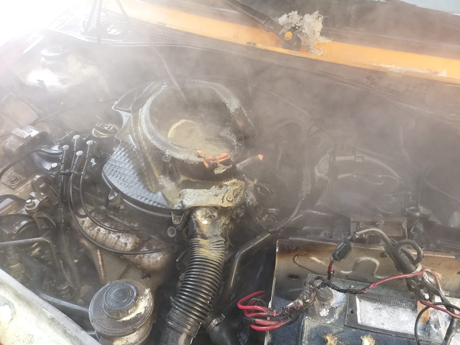 Incendiu la o mașină pe Calea Cisnădiei