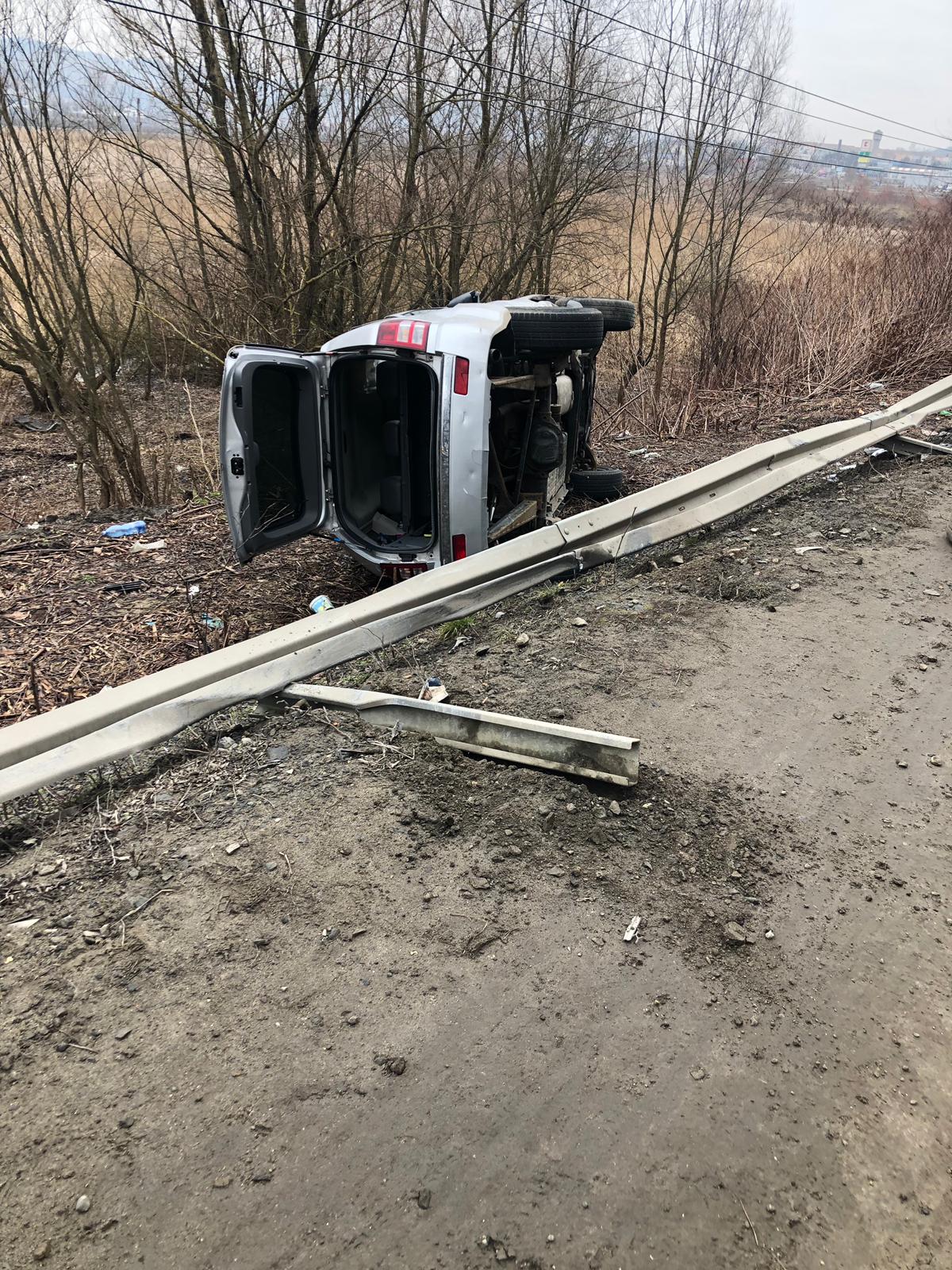 Trei persoane au ajuns la spital în urma unui accident pe DN14, la ieșire din Mediaș