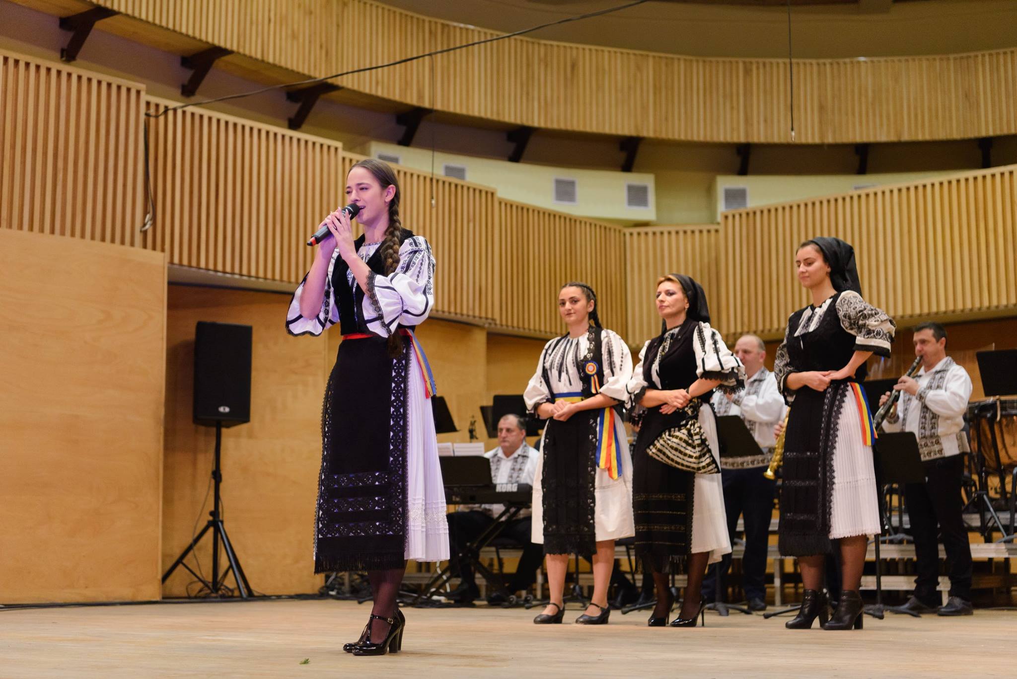 Elevii Şcolii Populare „Ilie Micu” sărbătoresc mai devreme Dragobetele