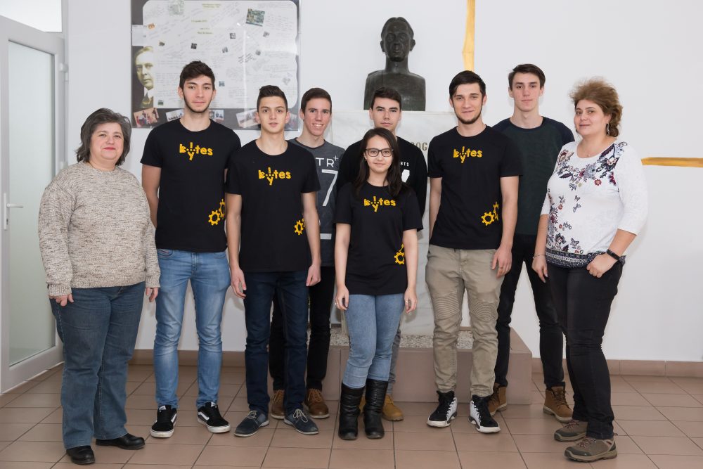 Îl trimitem pe roboțelul Costică în America?