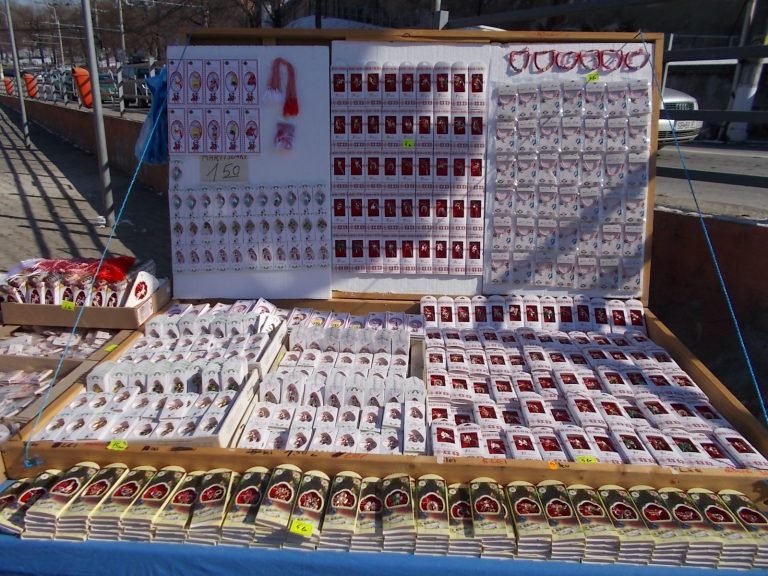 FOTO – Primele mărțișoare din sezon, oferite spre vânzare medieșenilor