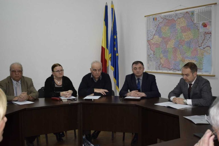 Serviciile sociale pentru vârstnici, în discuție la Prefectura Sibiu