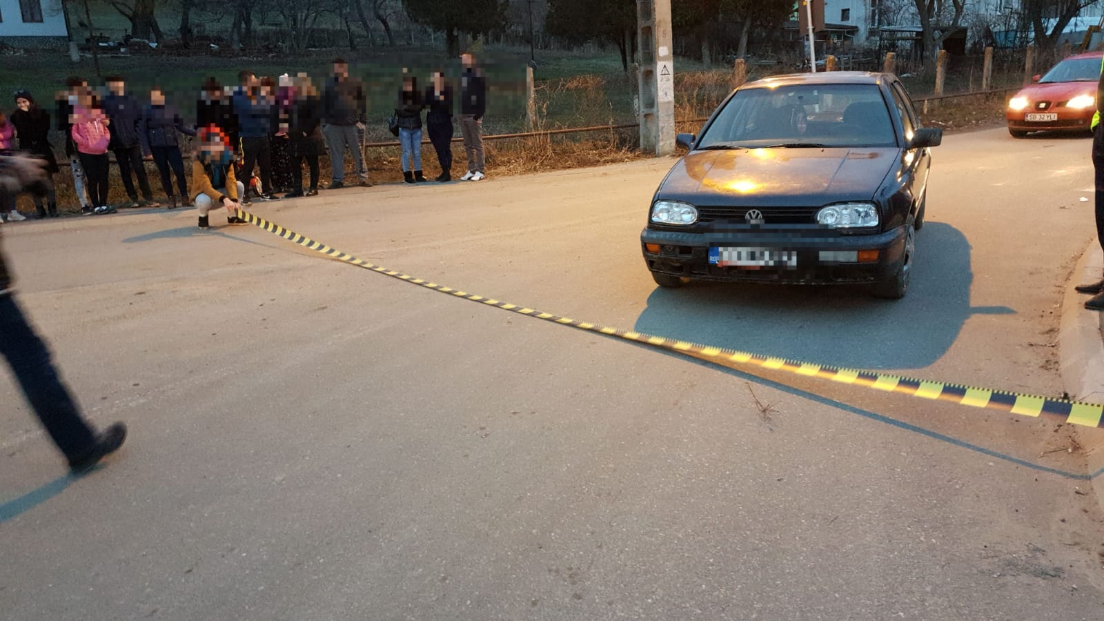 FOTO: Copil de 14 ani lovit de o mașină. Șoferul nu are permis și era băut