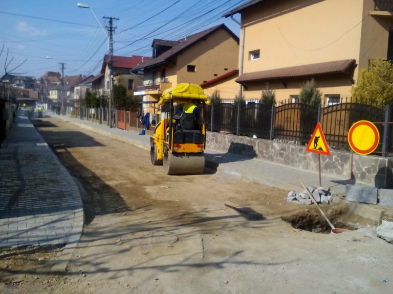 FOTO – Lucrări reluate pe 4 străzi dintr-un cartier medieșean