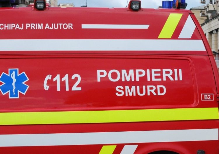 Un copil de un an și 7 luni a murit după ce a căzut de la etajul 4