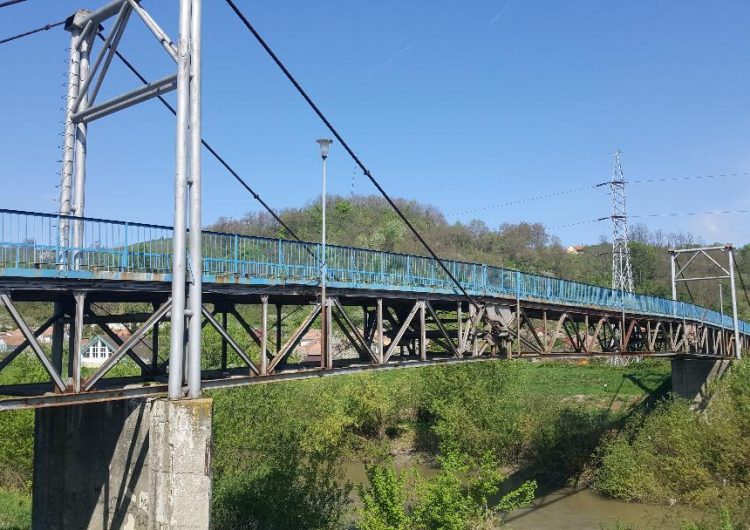 Pasarelă folosită de mii de medieșeni, pregătită pentru reabilitare