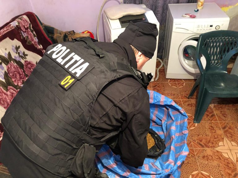FOTO – Zeci de percheziții în Sibiu și țară la persoane bănuite de comerț cu tutun