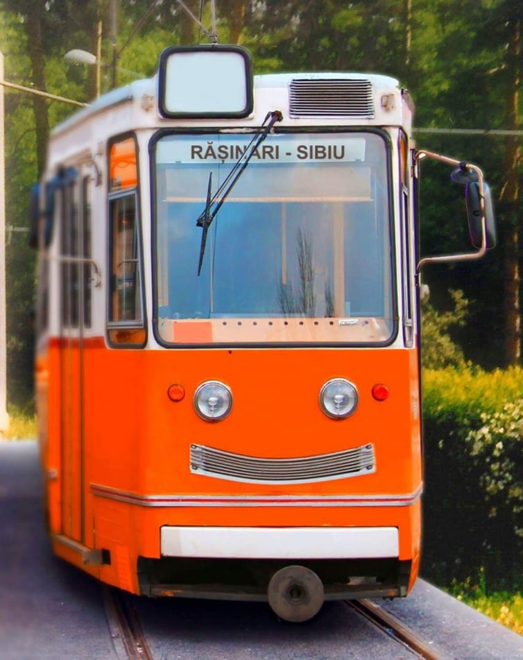 Elevii și profesorii școlii Barcianu aleargă după „Tramvaiul cu suflet de copil”