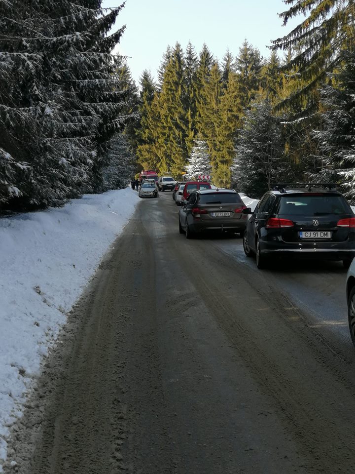 Accident în Păltiniș, doi oameni sunt răniți