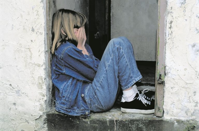 Drama copiilor cu părinți în străinătate: 212 suflete, rămase în grija altora, aproape 2.000 în județ