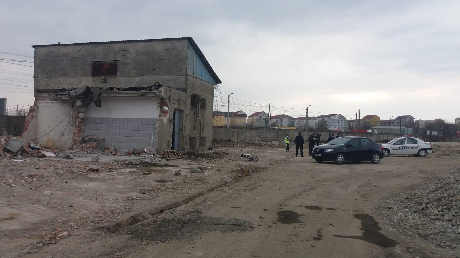 FOTO Un om a murit carbonizat într-un incendiu provocat de un transformator electric