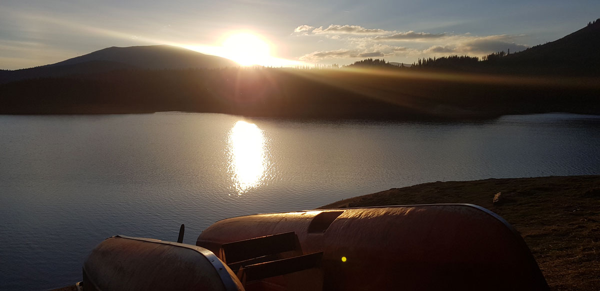 Călător prin România cu Alexandra Cristian. Peisaje de poveste către Transalpina – Lacul Oașa