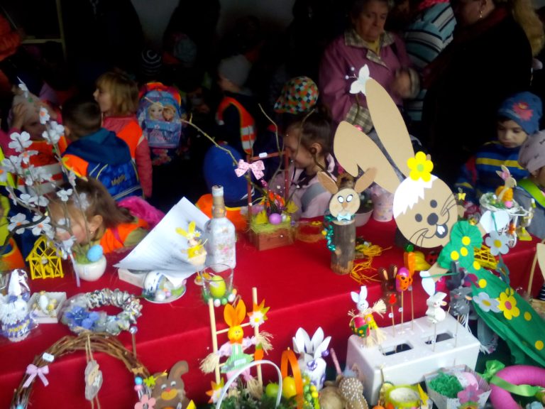 Târgul de Paște se va desfășura la sediul fiecărei grădinițe și școli din Mediaș