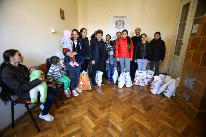 Bucurii pentru cei cărora soarta nu le-a surâs prea mult