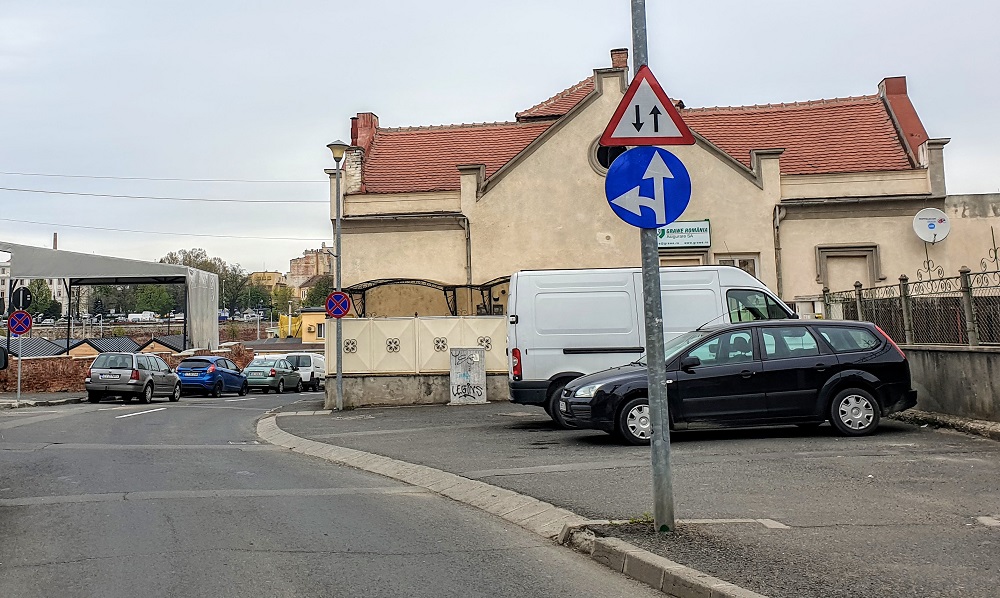 Sens dublu de circulație pe Str. Berăriei, în dreptul Pieței Haberman